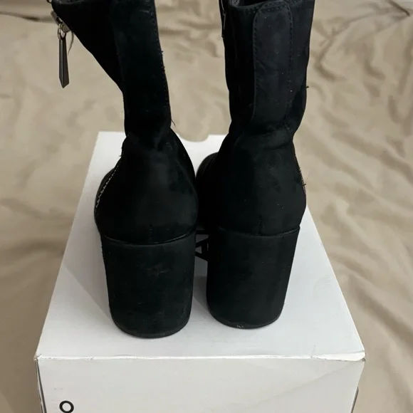Aldo Black Ankle Booties with Zipper Detail - Picture 4 of 4